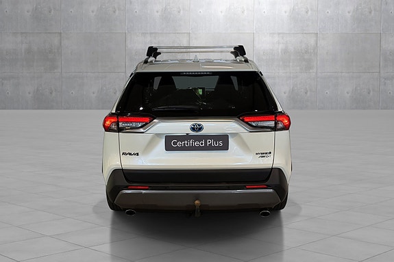 Toyota RAV4 4 of 18