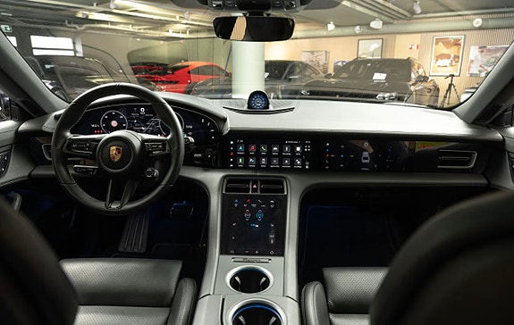 Porsche Taycan 4 12 of 21