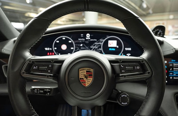 Porsche Taycan 4 15 of 21