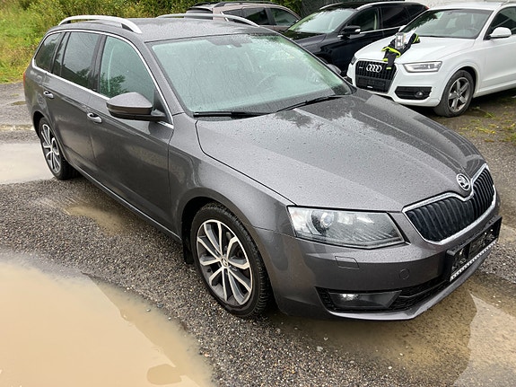 Skoda Octavia 2 of 5