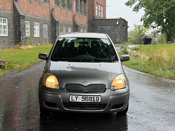 Toyota Yaris 14 of 27