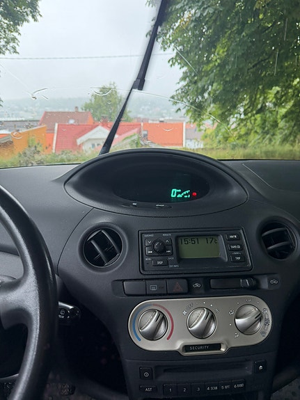 Toyota Yaris 26 of 27