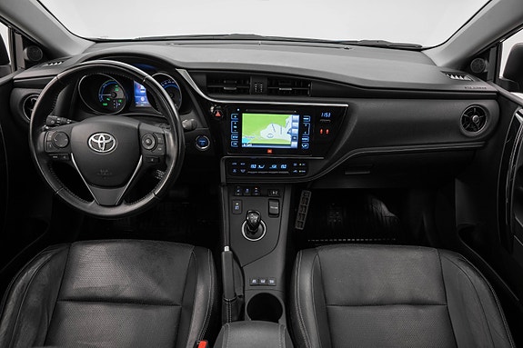 Toyota Auris 12 of 29