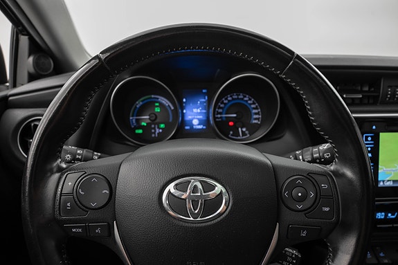 Toyota Auris 13 of 29