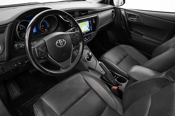 Toyota Auris 7 of 29