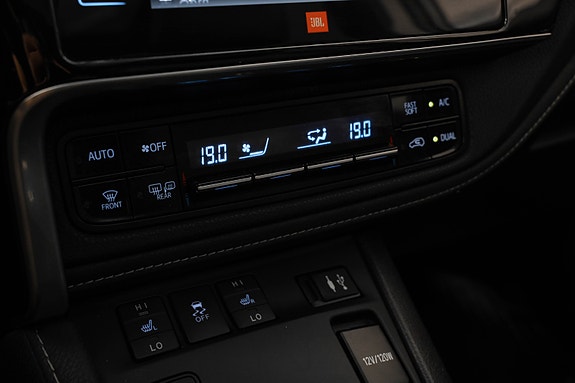 Toyota Auris 19 of 29