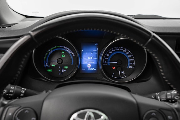 Toyota Auris 14 of 29