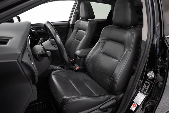Toyota Auris 8 of 29