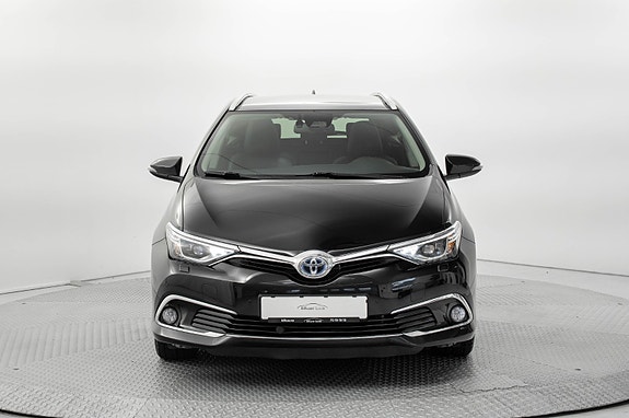 Toyota Auris 3 of 29