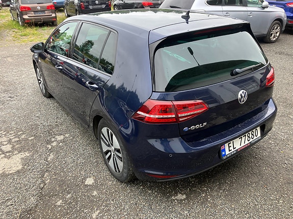 Volkswagen e-Golf VII 3 of 5