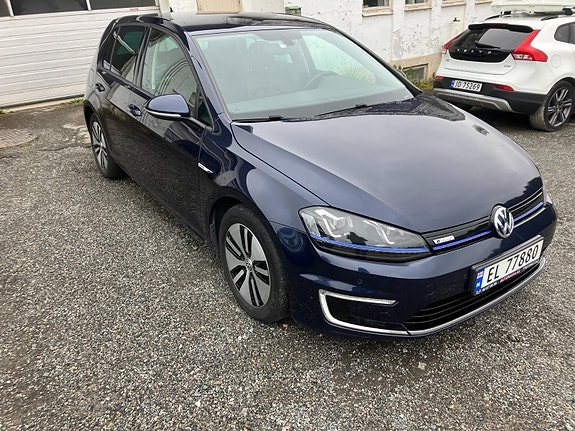 Volkswagen e-Golf VII 2 of 5