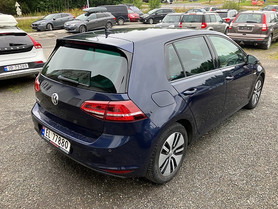 Volkswagen e-Golf VII 4 of 5