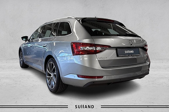 Skoda Superb 3 of 5