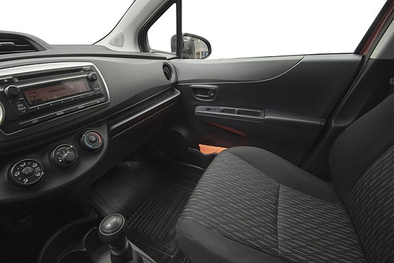 Toyota Yaris 12 of 21
