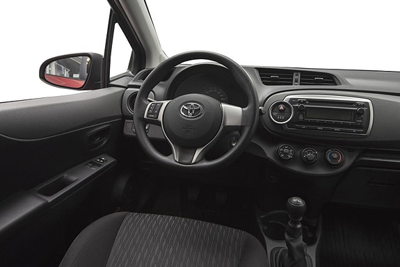 Toyota Yaris 18 of 21