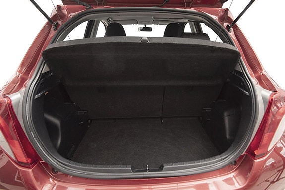 Toyota Yaris 19 of 21