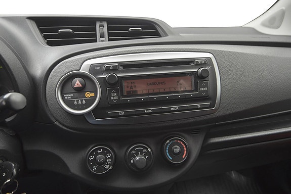 Toyota Yaris 16 of 21