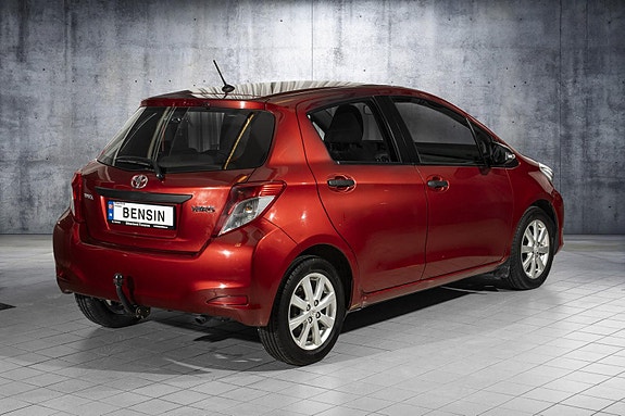Toyota Yaris 9 of 21