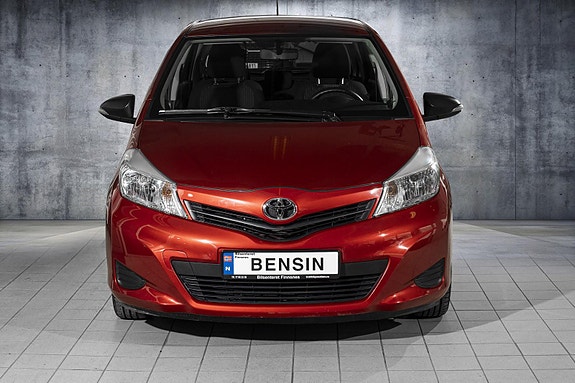 Toyota Yaris 4 of 21