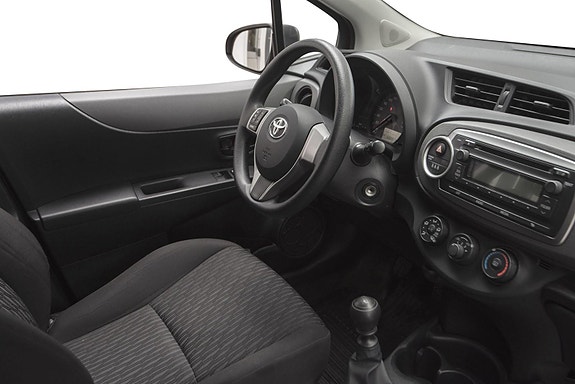 Toyota Yaris 21 of 21