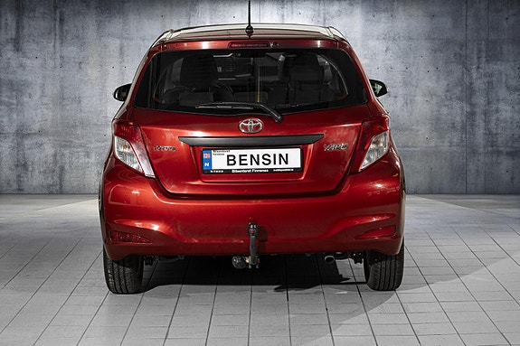 Toyota Yaris 6 of 21