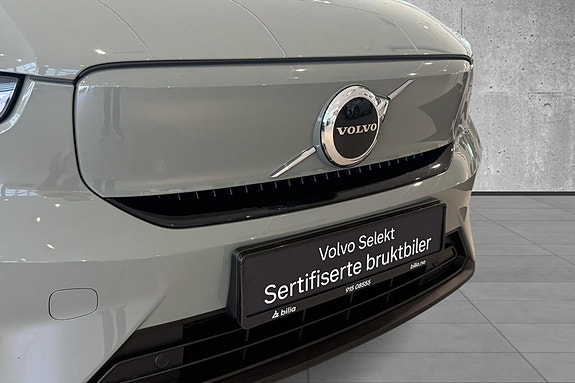 Volvo XC40 4 of 5