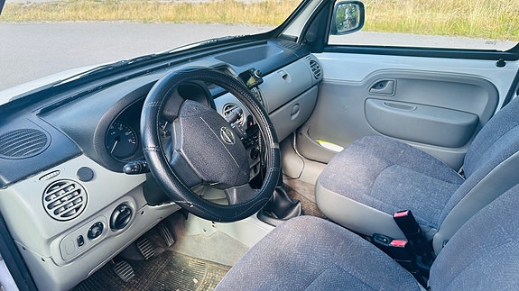 Nissan Kubistar 4 of 10