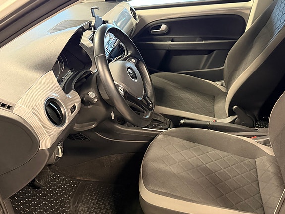 Volkswagen UP! 9 of 13