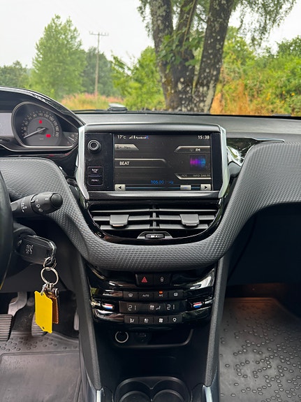 Peugeot 2008 17 of 22