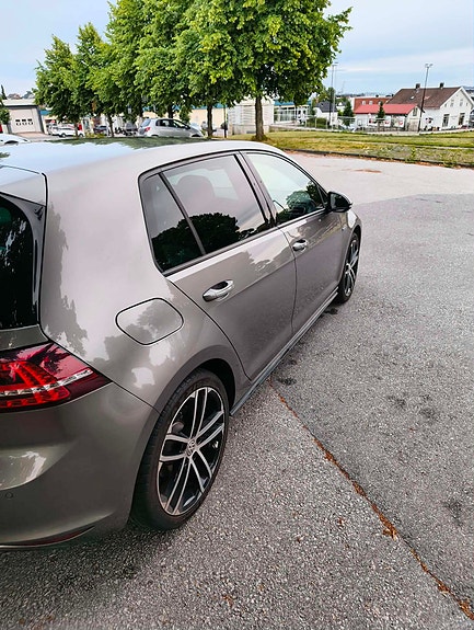 Volkswagen Golf VII 5 of 5