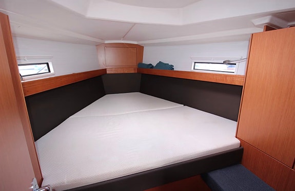 FAMILIEFAVORITT: BAVARIA 37 CRUISER – 3 lugarer – Masse utstyr – GI BUD! 13 of 24
