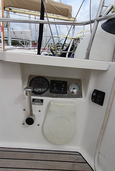 FAMILIEFAVORITT: BAVARIA 37 CRUISER – 3 lugarer – Masse utstyr – GI BUD! 19 of 24