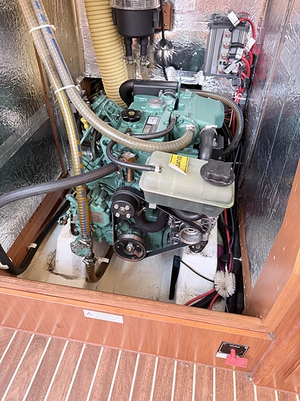 FAMILIEFAVORITT: BAVARIA 37 CRUISER – 3 lugarer – Masse utstyr – GI BUD! 22 of 24