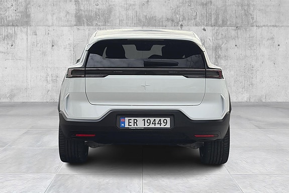 Polestar 3 4 of 22