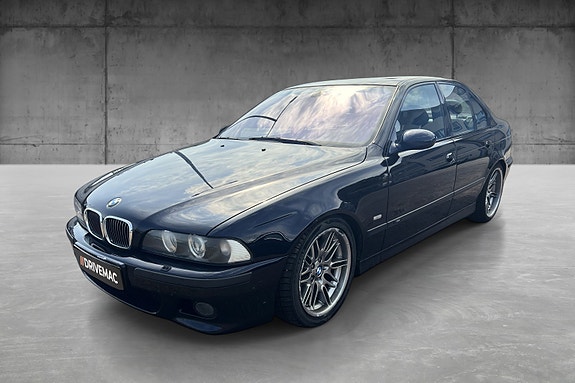 BMW M5 3 of 27