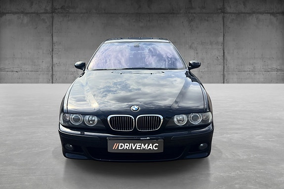 BMW M5 2 of 27