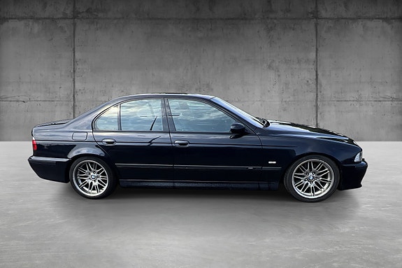 BMW M5 6 of 27