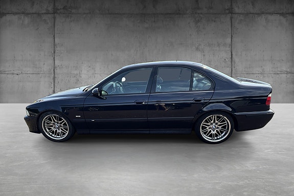 BMW M5 4 of 27