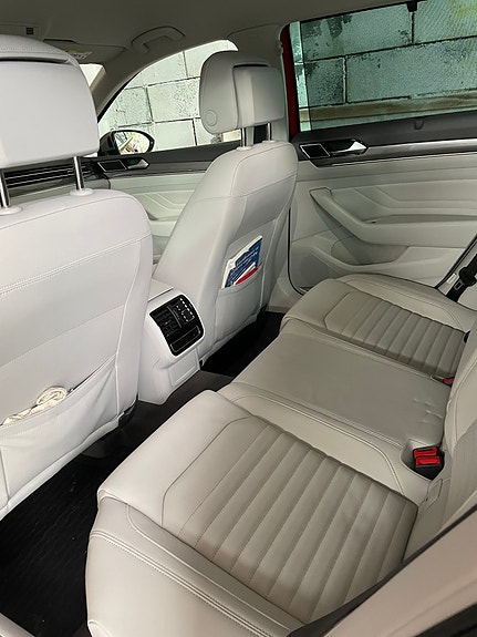 Volkswagen Passat Alltrack 12 of 22