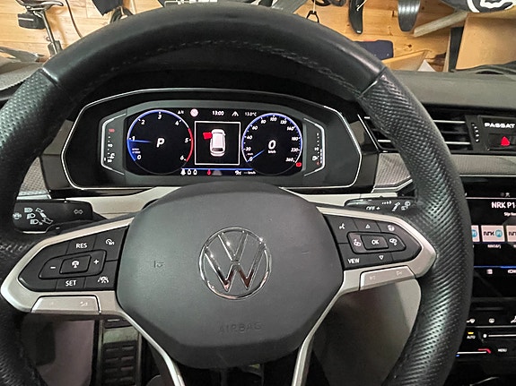 Volkswagen Passat Alltrack 13 of 22