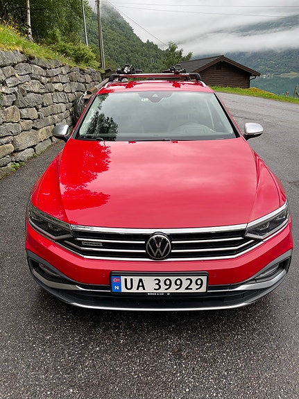 Volkswagen Passat Alltrack 3 of 22