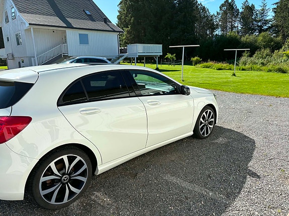 Mercedes-Benz A180 5 of 5