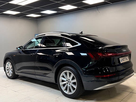 Audi e-tron Sportback 16 of 30
