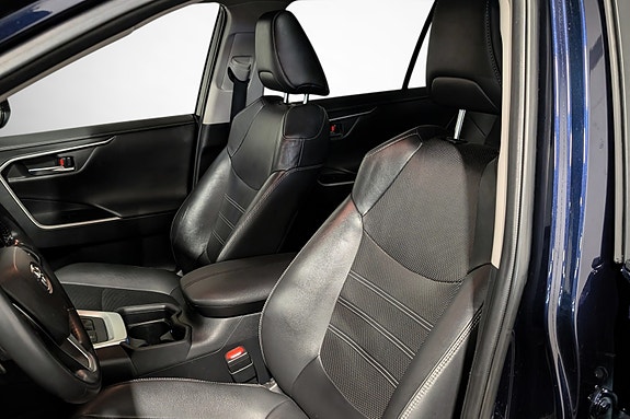 Toyota RAV4 10 of 27