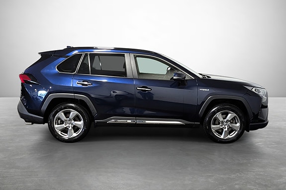 Toyota RAV4 5 of 27