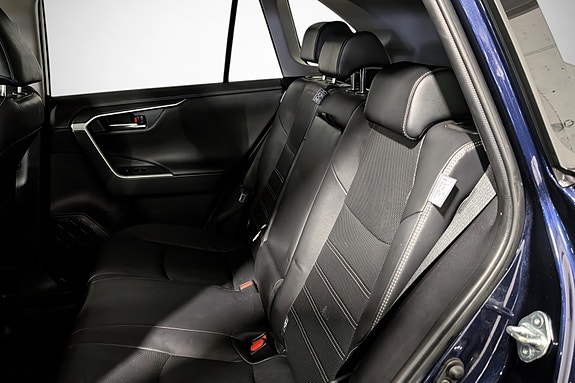 Toyota RAV4 23 of 27