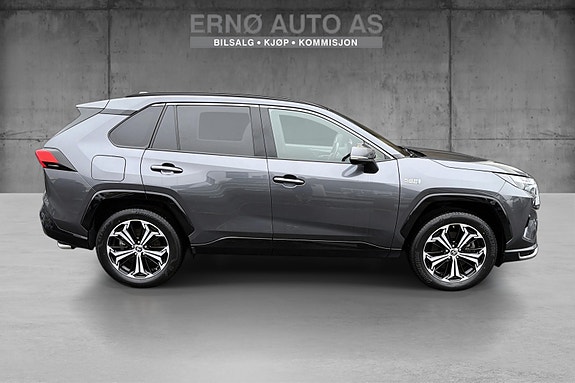 Toyota RAV4 2 of 15