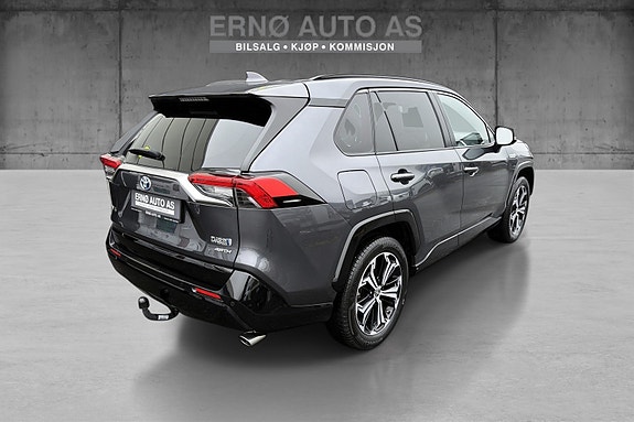 Toyota RAV4 7 of 15