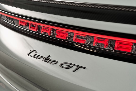 Porsche Taycan 15 of 30