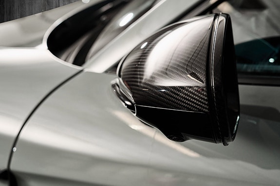 Porsche Taycan 17 of 30